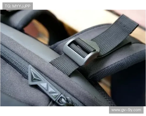 全能型足球包户外款助力运动出行兼顾收纳与时尚体验