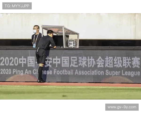 孙小坤带领足球队冲刺赛季目标 领军拼搏勇往直前 孙小坤带领足球队冲刺赛季目标 领军拼搏勇往直前